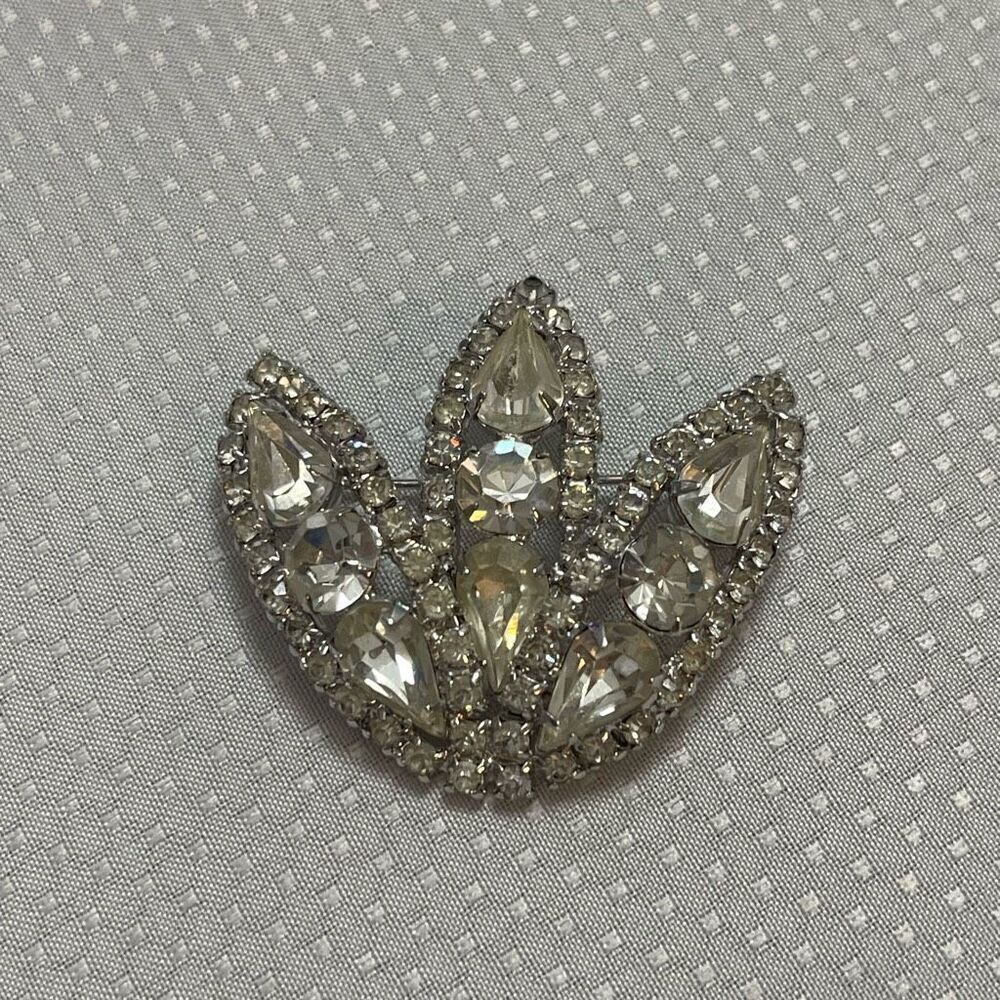 Kramer Of New York Vintage Crystal Rhinestone Brooch Signed